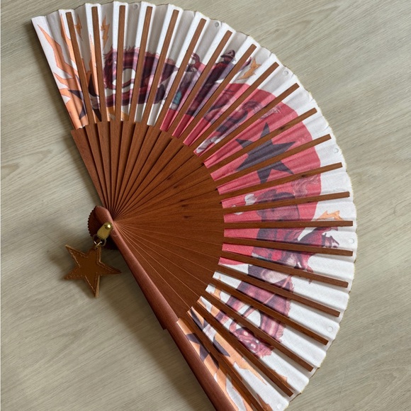 KHU KHU Handmade Rodeo Riders Handfan - Picture 3 of 6